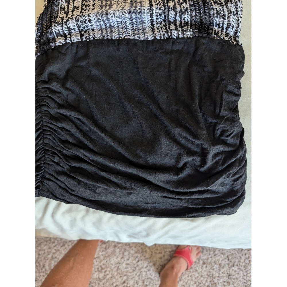 Fifth Culture Womens Black White Geometric Cold Shoulder Ruched Tunic Top - Picture 7 of 8